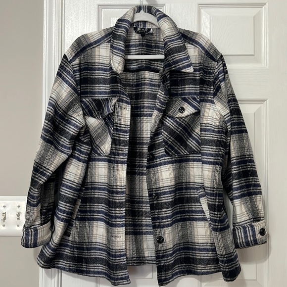 Oversized Shacket - Picture 1 of 2